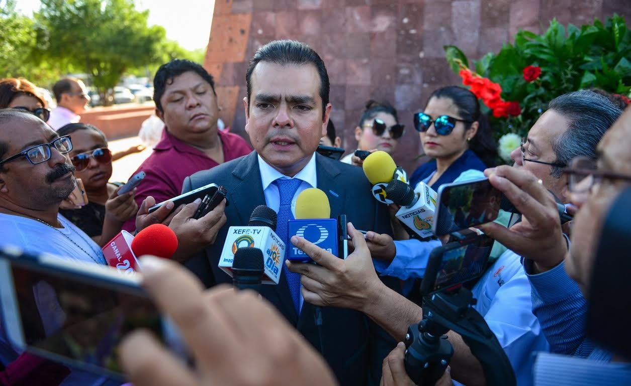 En medios fantasma y prensa, gasta alcalde panista 10 mdp al mes