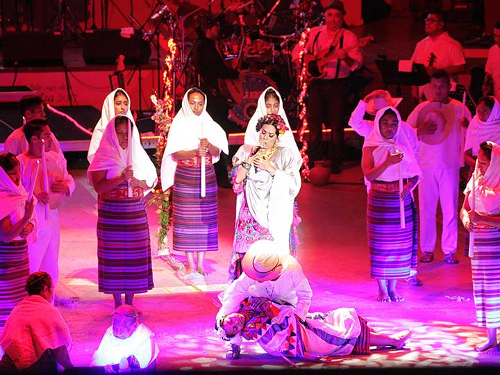 Cierra Lila Downs edición 85 de la fiesta Guelaguetza 2017