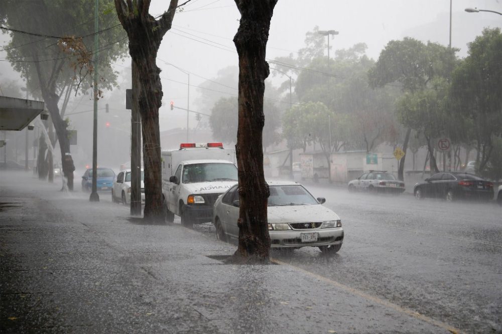 Prevén amplias zonas de tormenta por la tarde en gran parte del país