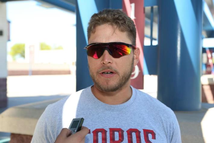 Navajean a ex jugador de Saraperos para robarle su auto