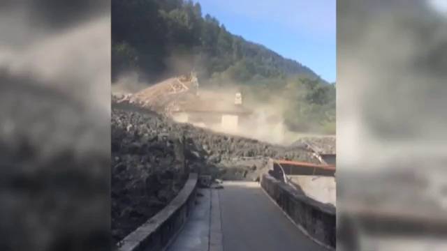 Ocho desaparecidos por avalancha de lodo en Suiza