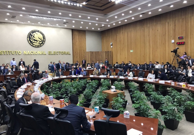 Definen plan integral del voto de los mexicanos en el extranjero 2017-2018