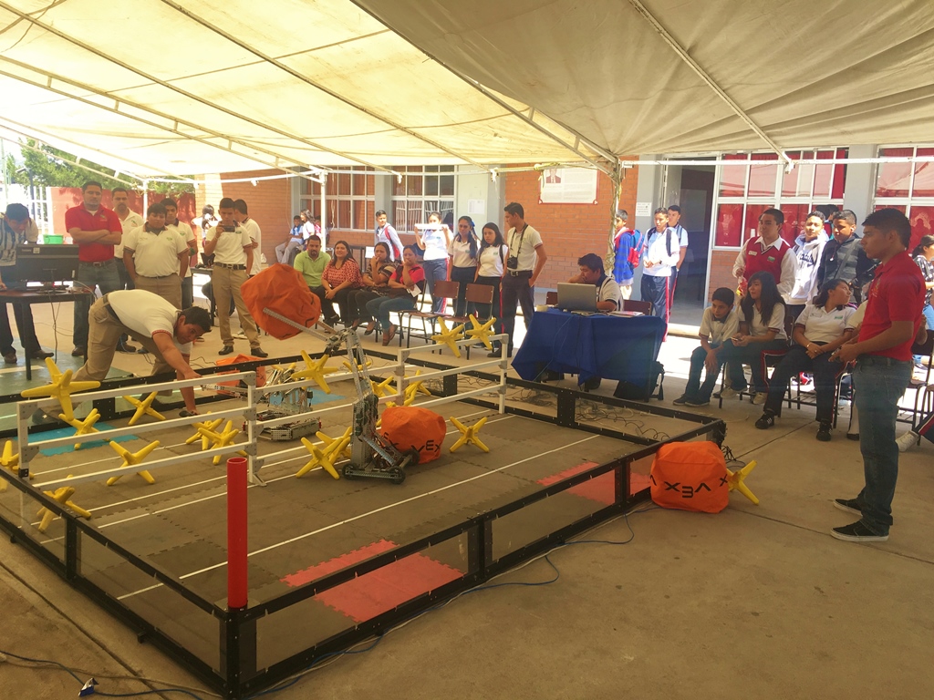Celebra Cecytec con éxito primer torneo estatal de robótica