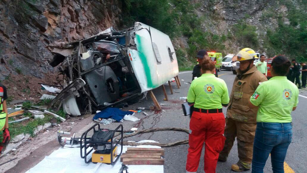 Accidente de autobús en Linares, NL, deja cuatro muertos y dos heridos