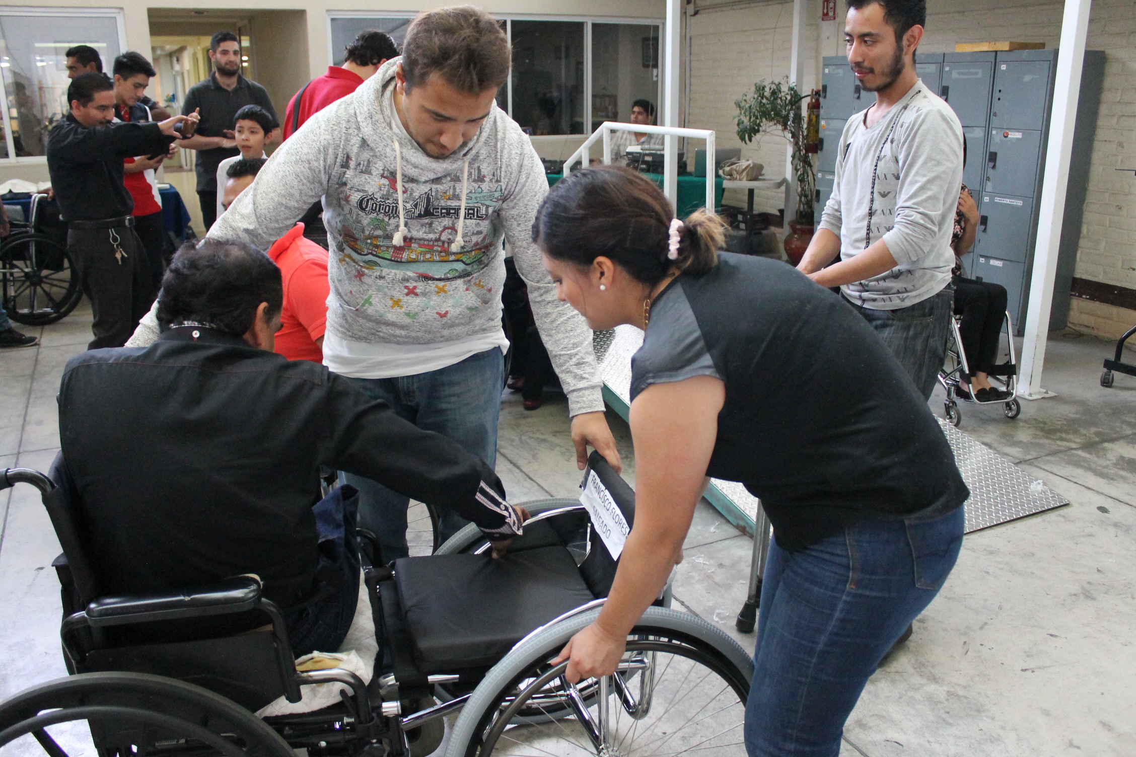 Crean silla de ruedas que puede ser manejada a través de estados mentales