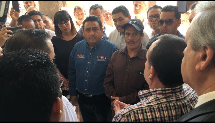 Atiende Secretario de Gobierno a comisión de maestros de la sección 5 y 38