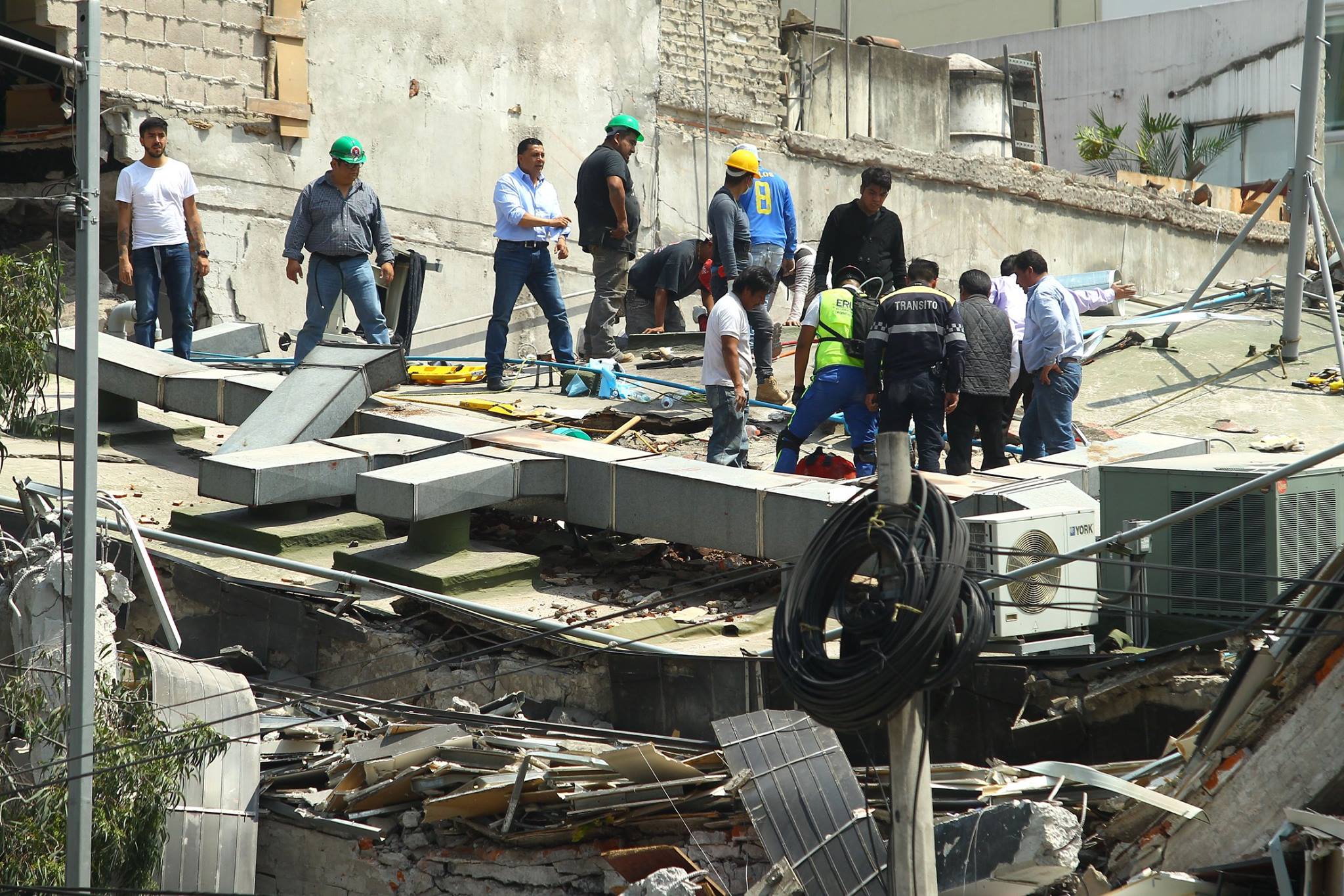 Suman 139 muertos por sismo en la CDMX