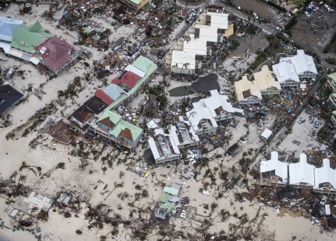 Reportan nueve muertos y 112 heridos por “Irma” en Antillas francesas
