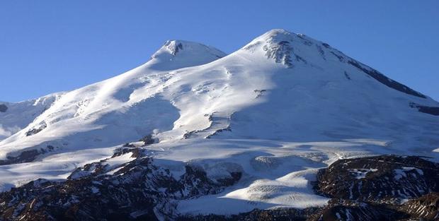 Más de 500 turistas atrapados por deslizamiento en montaña Elbrus