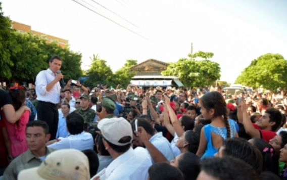 Peña Nieto pide a población seguir recomendaciones ante huracán Max