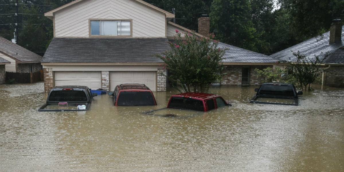 Suman seis los mexicanos muertos tras paso de Harvey por Houston