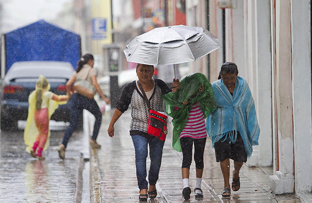 Prevén tormentas de fuertes a intensas en 30 estados del país