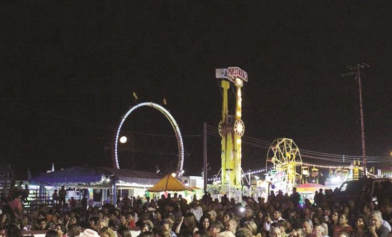 Se intoxican policías con pizzas de la feria en Sabinas