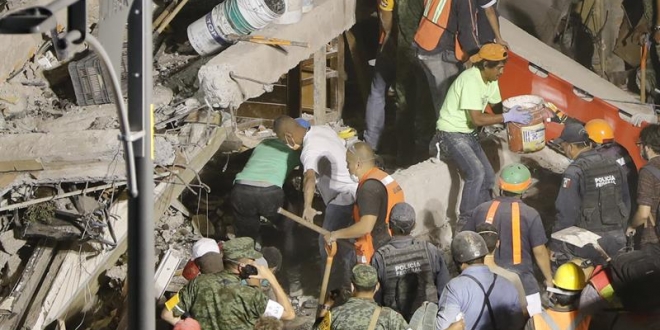 Continúa rescate en Colegio Rébsamen; 32 niños y cinco adultos fallecidos