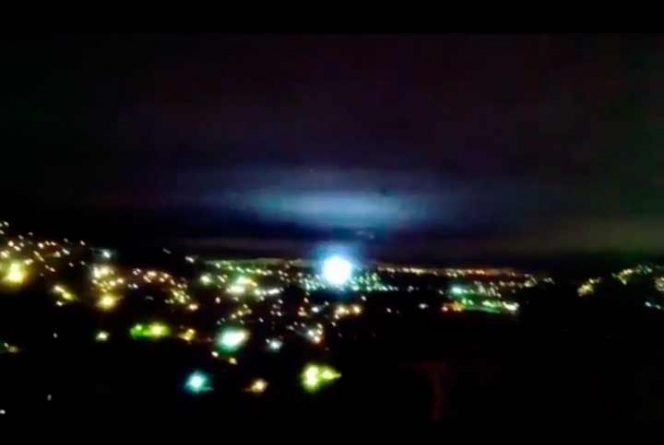 ¿Por qué aparecieron luces en el cielo durante el sismo?