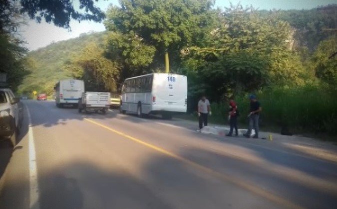 Muere al tratar de auxiliar a su nieta que había sido atropellada