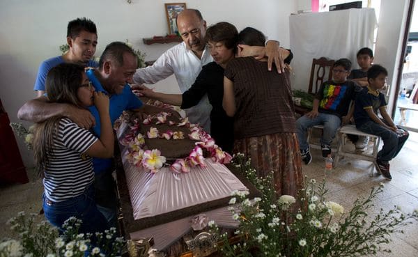 Son 96 los muertos por terremoto en México