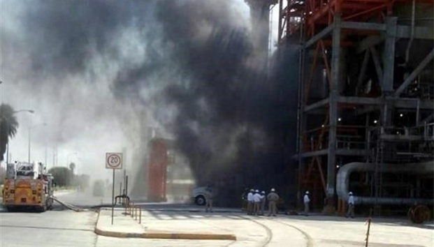 Se incendia planta de Pemex en Cadereyta