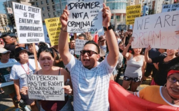 Respuesta a “soñadores” debe ir de la mano de control fronterizo