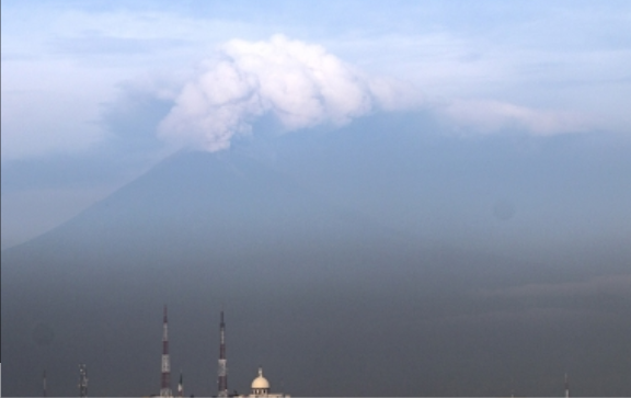 Cae ceniza del Popocatépetl en siete delegaciones de la capital mexicana
