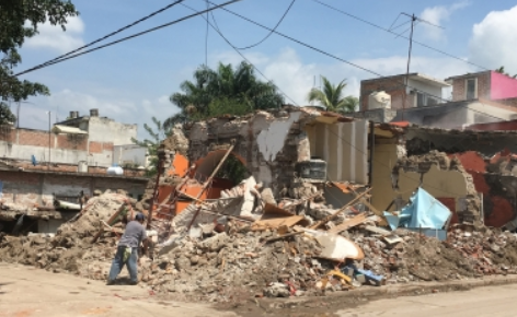 Connacionales repatriados alistan homenaje a víctimas de sismos