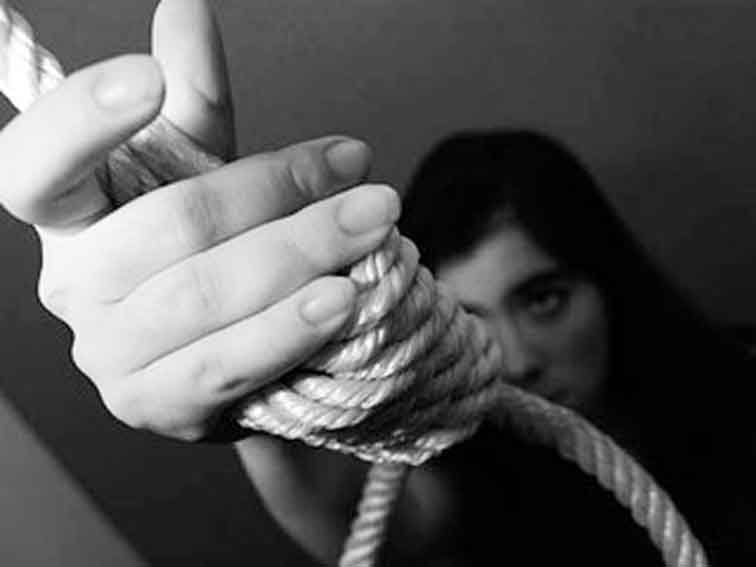 Jovencita se quita la vida; <br>era policía de San Pedro