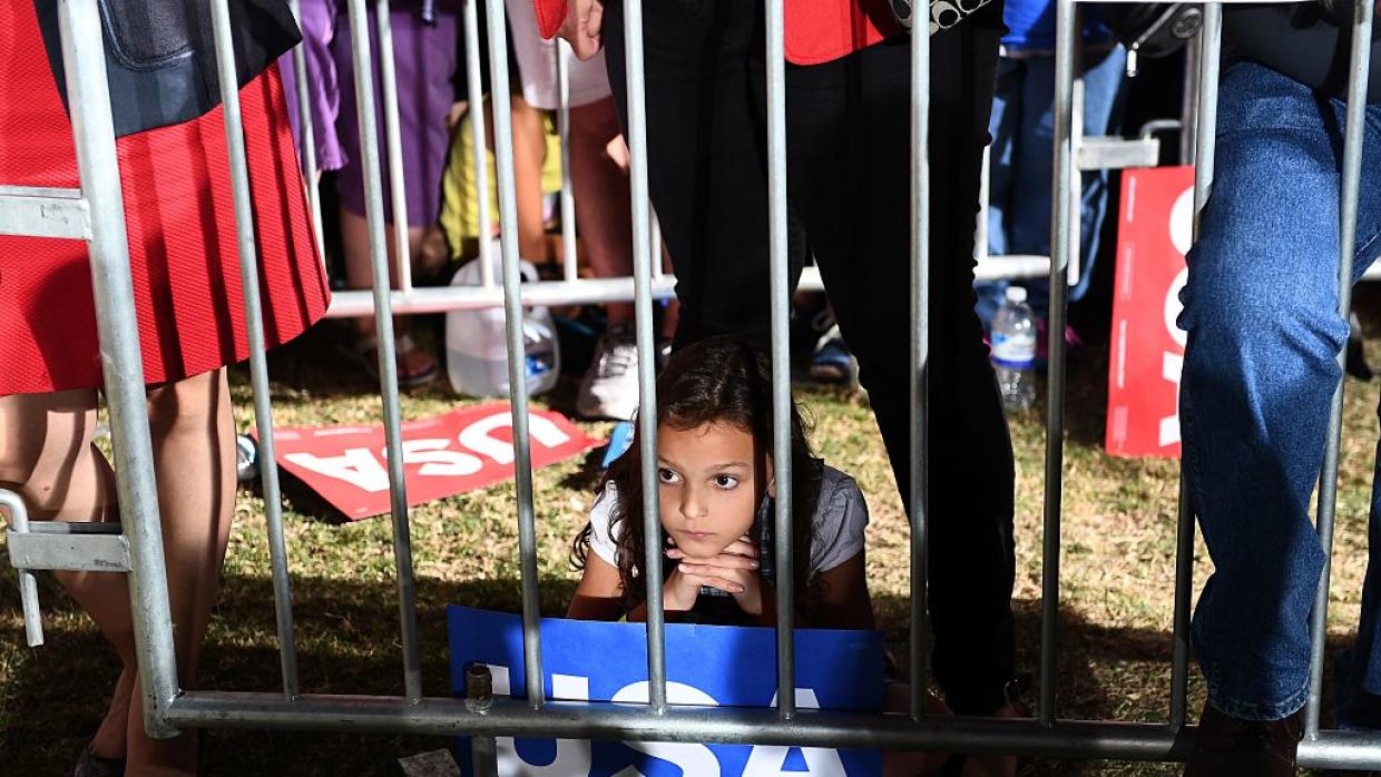 Disminuye 34 por ciento número de niños solos asegurados en Arizona