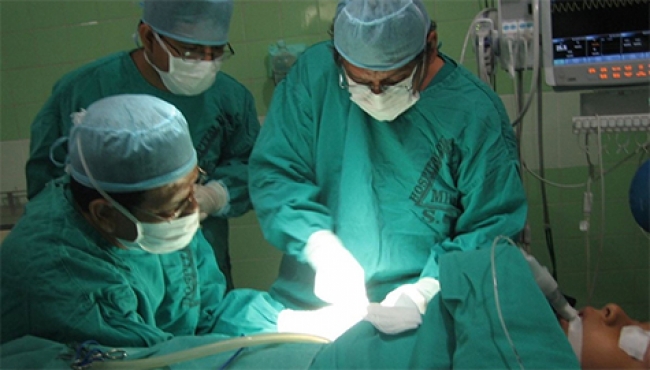 Extirpan tumor 36 veces más grande que un riñón