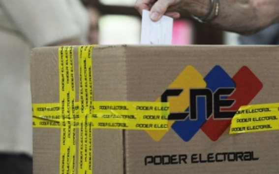 Proclaman ganador a oficialista en peleada elección en Venezuela