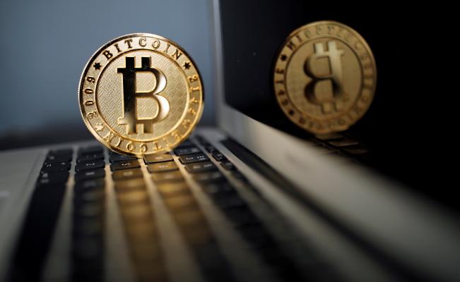 Bitcoin supera los 5 mil dólares