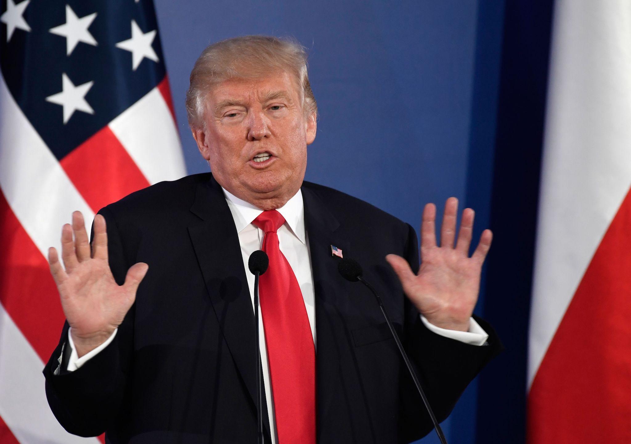 Trump no planea ir a zona afectada por incendios en California