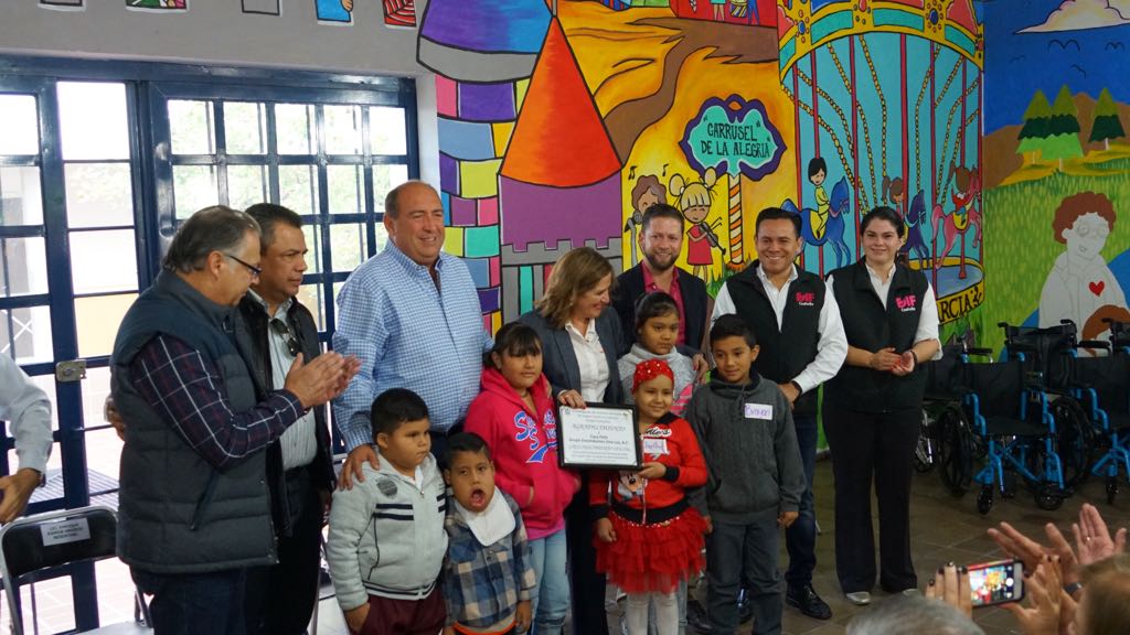 Entrega Rubén Moreira Valdez apoyos a “Casa Feliz Encendamos una Luz”