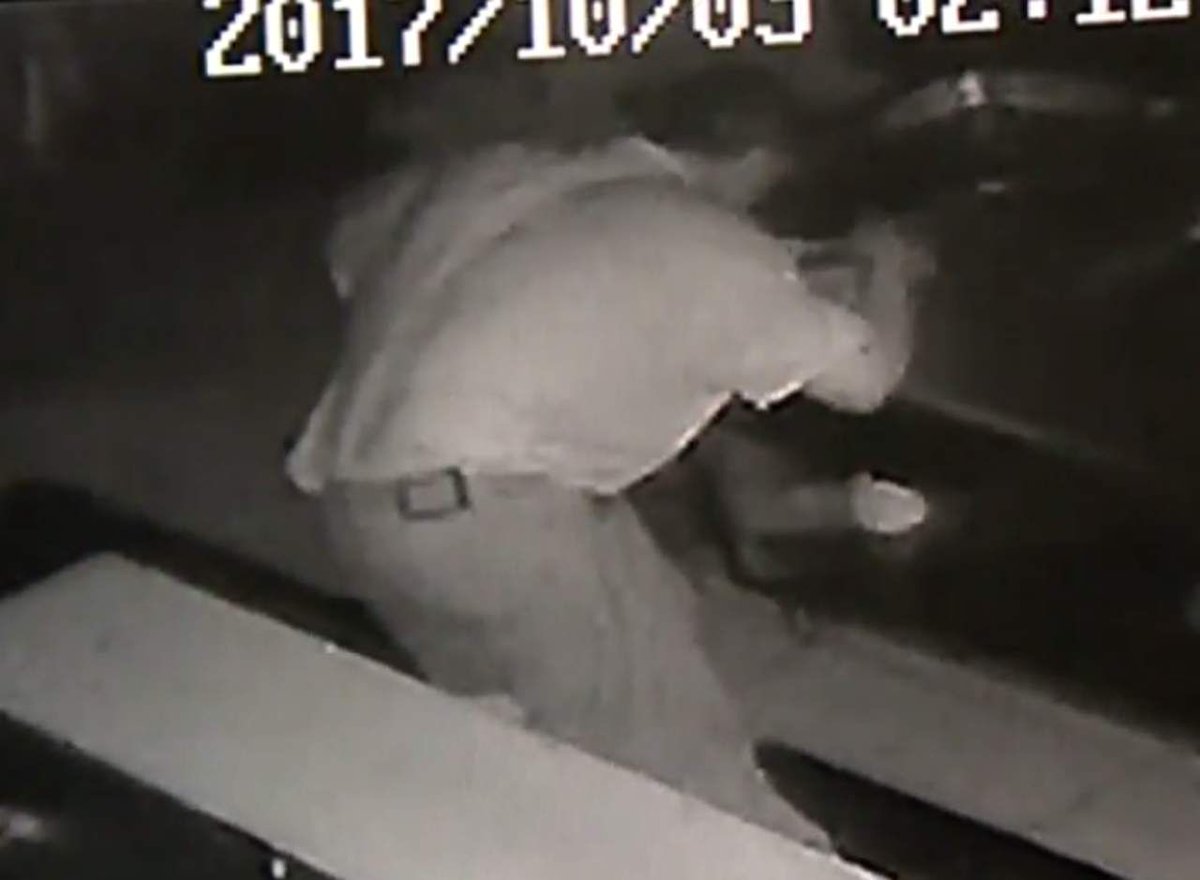 Entró a robar un restaurante, cocinó, limpió y se fue