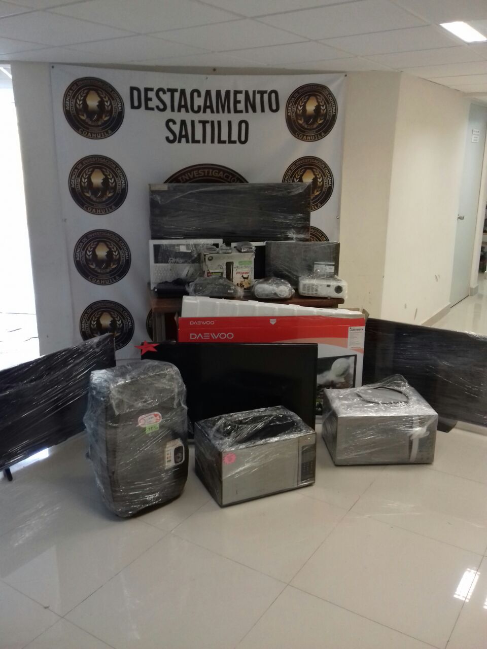 Decomisan en casa de empeño de Saltillo aparatos a la venta sin factura