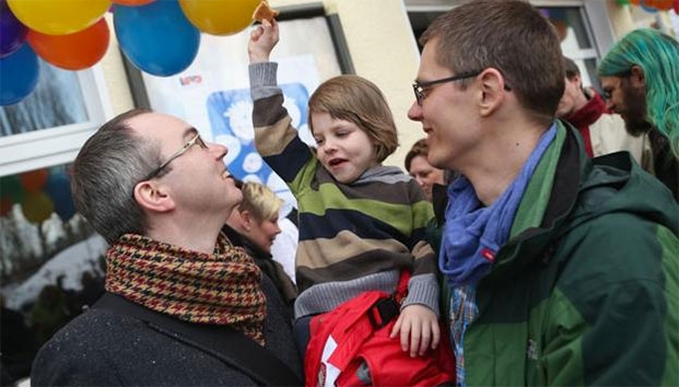 Registra Alemania primera adopción por pareja gay