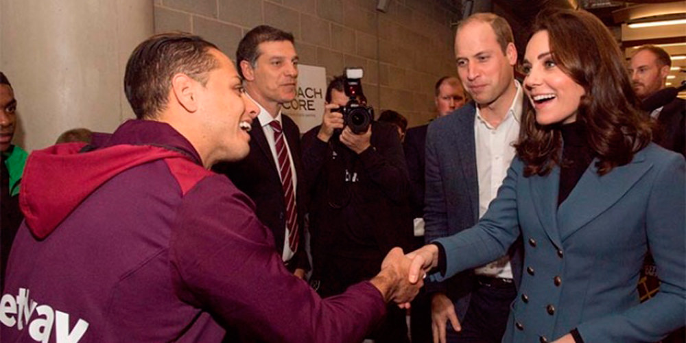 Le dan bienvenida real al ‘Chicharito’