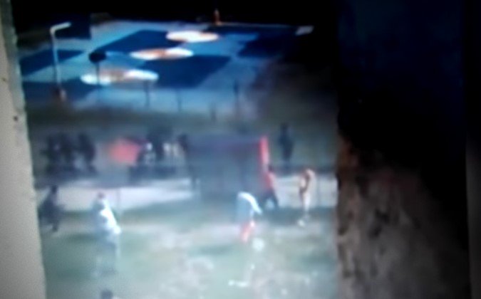 VIDEO:Reos captan con celular riña dentro del penal de Cadereyta