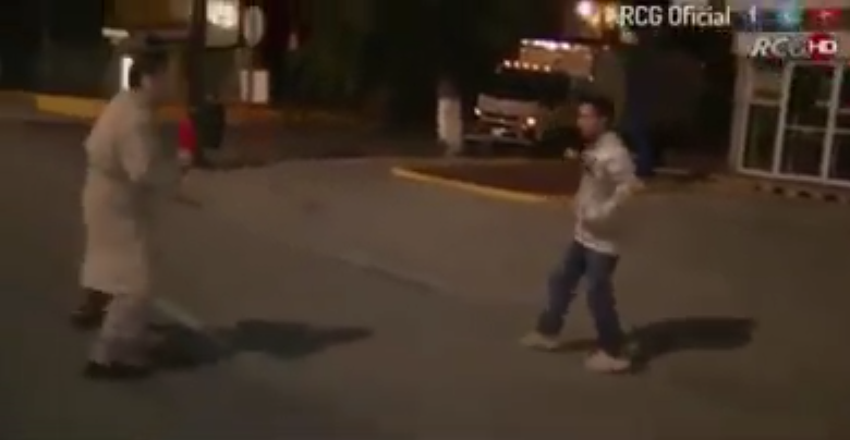 Reportero local protagoniza altercado durante transmisión en vivo