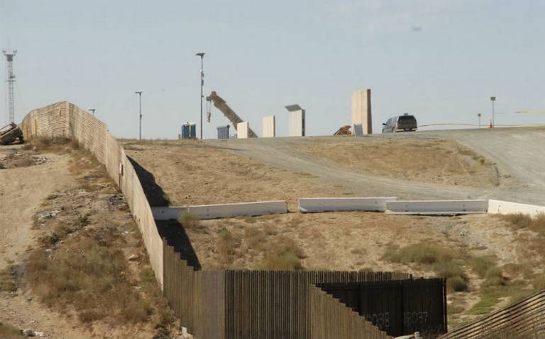 Correos electrónicos revelan el caos en construcción del muro de Trump