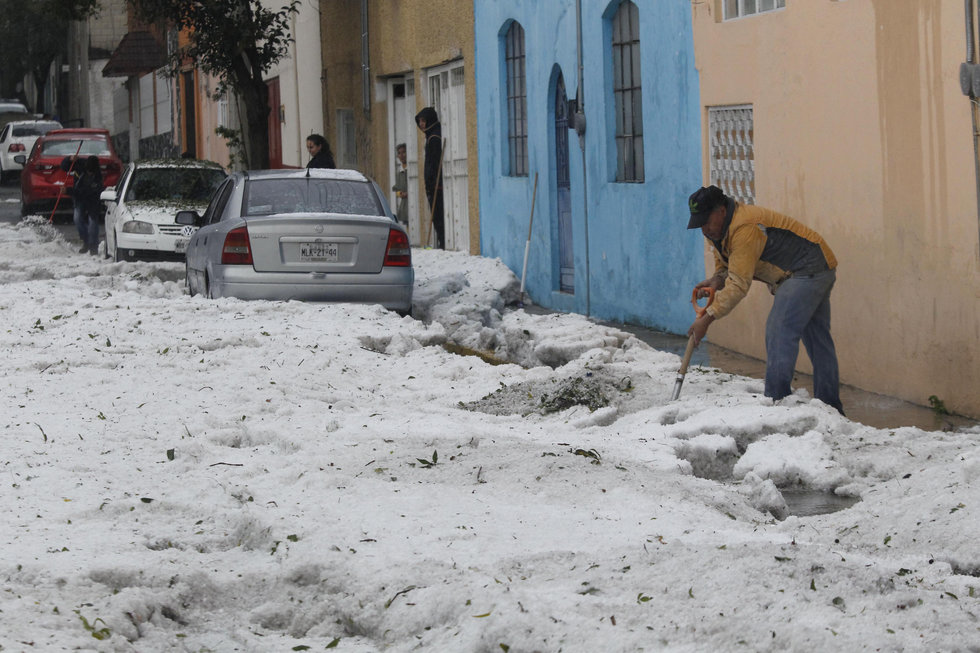 Toluca se pinta de blanco