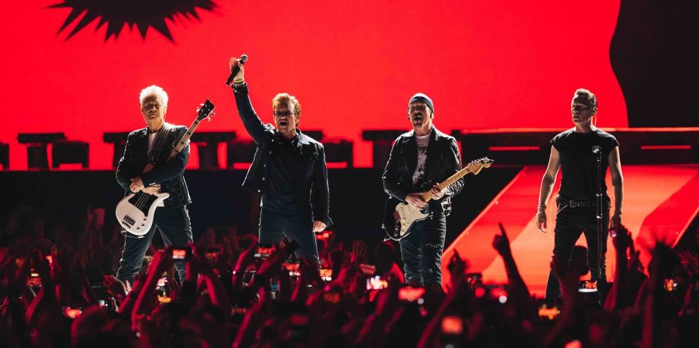U2 pagará refugios para 2 mil familias damnificadas