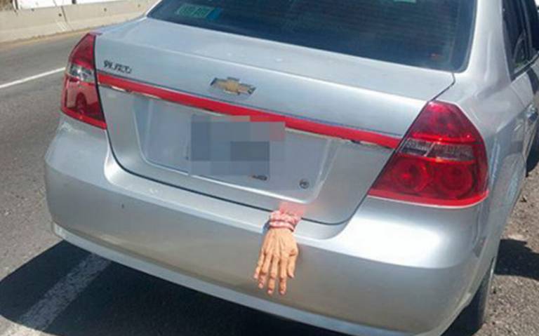 Pánico en Tlaxcala por vehículo disfrazado para Halloween