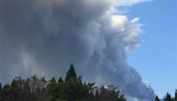 Volcán Shinmoe hace erupción tras 6 años inactivo