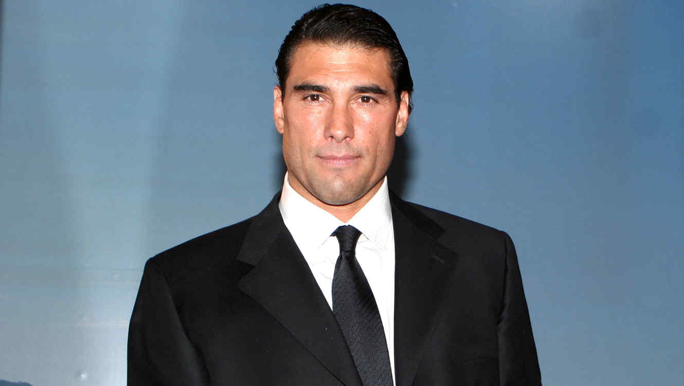 VIDEO: Eduardo Yáñez golpeó a reportero en alfombra roja