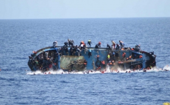 Mueren al menos cinco inmigrantes en naufragio en Canal de Sicilia