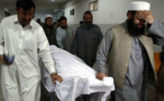 Mueren al menos siete niños por deslizamiento de tierra en Pakistán