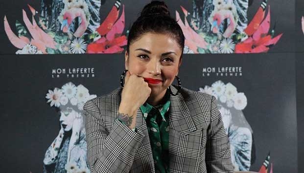 VIDEO: Mon Laferte molesta con reportero por una pregunta machista