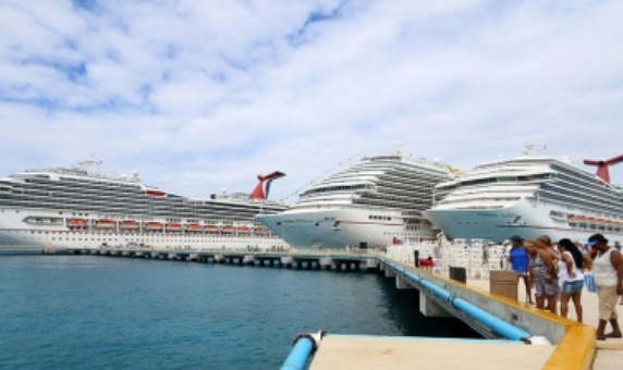 México lidera aumento de turismo e ingresos en América Latina