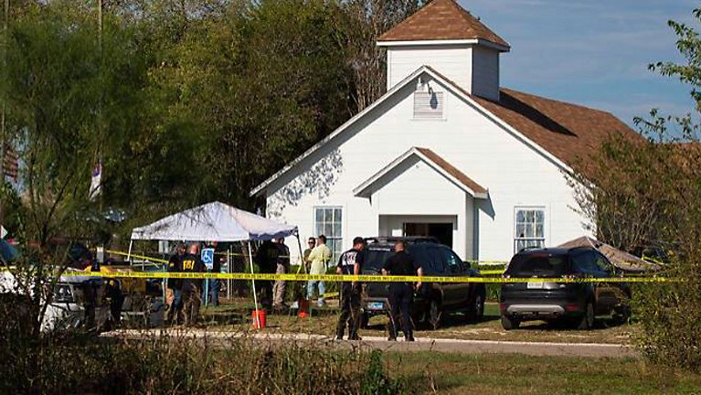 Autor de masacre habría atacado a esposa e hijo