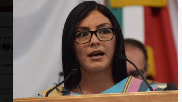 Diputada del PAN publicó foto bañándose